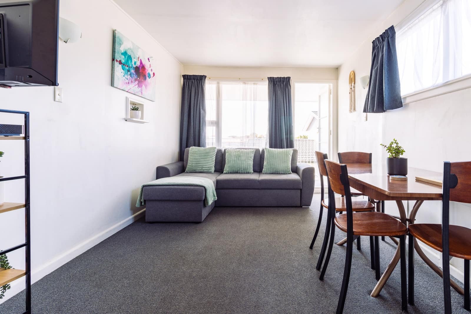 Large Apartment - Lounge