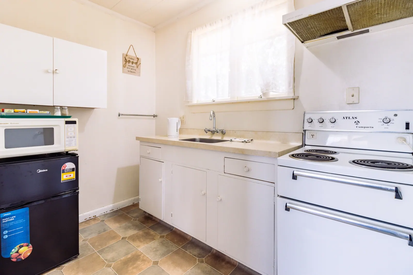 Standard - Kitchen