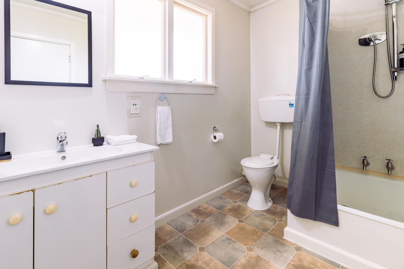 Standard - Bathroom